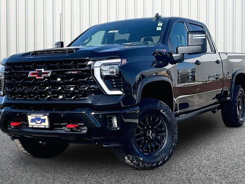 Used 2025 Chevrolet Silverado 2500 ZR2 w/ Technology Package AWD/4WD image 36