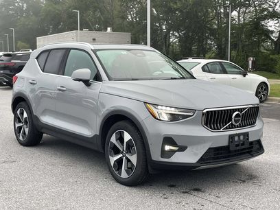 Used 2025 Volvo XC40 B5 Plus
