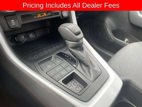 Used 2024 Toyota RAV4 XLE AWD/4WD image 33