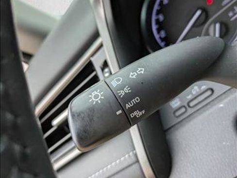 Certified 2022 Toyota Camry SE image 11