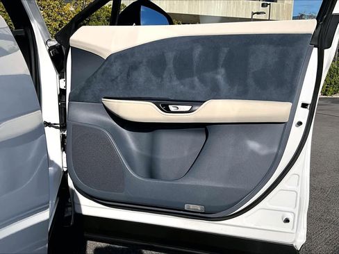 Used 2023 Lexus RZ 450e Premium image 21