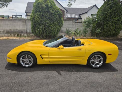 Used 2002 Chevrolet Corvette Convertible w/ Preferred Equipment Group2 RWD image 12