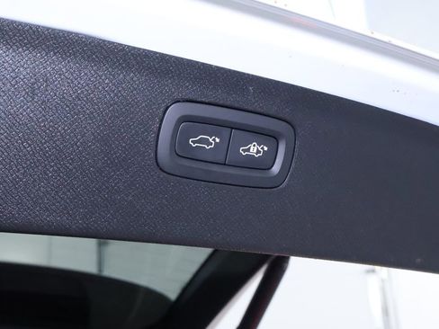 Used 2020 Volvo XC90 T6 Momentum image 21