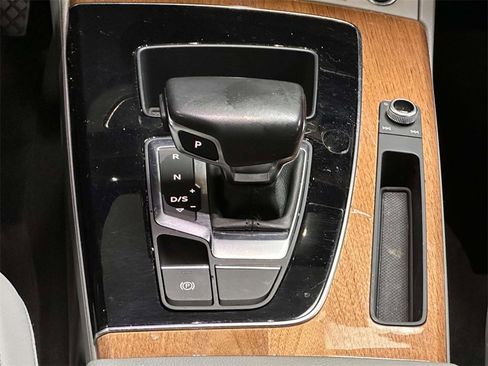 Used 2022 Audi Q5 2.0T Premium image 22