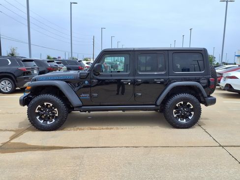 Used 2024 Jeep Wrangler Unlimited Rubicon 4xe AWD/4WD image 3