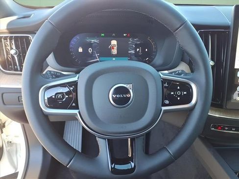 New 2026 Volvo XC60 B5 Plus w/ Protection Package Premier AWD/4WD image 20