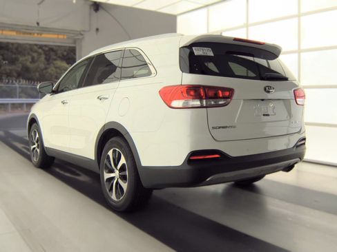 Used 2017 Kia Sorento EX FWD image 4