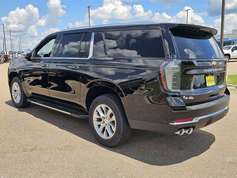 New 2025 Chevrolet Suburban Premier w/ Sun And Tow Package image 7