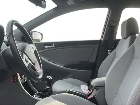 Used 2014 Hyundai Accent SE image 11