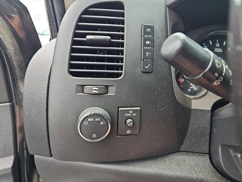 Used 2011 Chevrolet Silverado 1500 LT AWD/4WD image 22