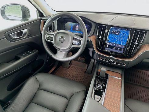 Used 2024 Volvo XC60 B5 Plus w/ Climate Package AWD/4WD image 19