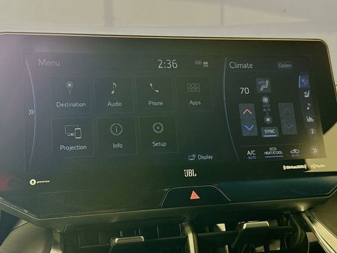 Used 2021 Toyota Venza Limited image 17