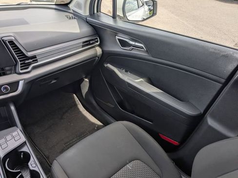 Certified 2024 Kia Sportage LX image 19