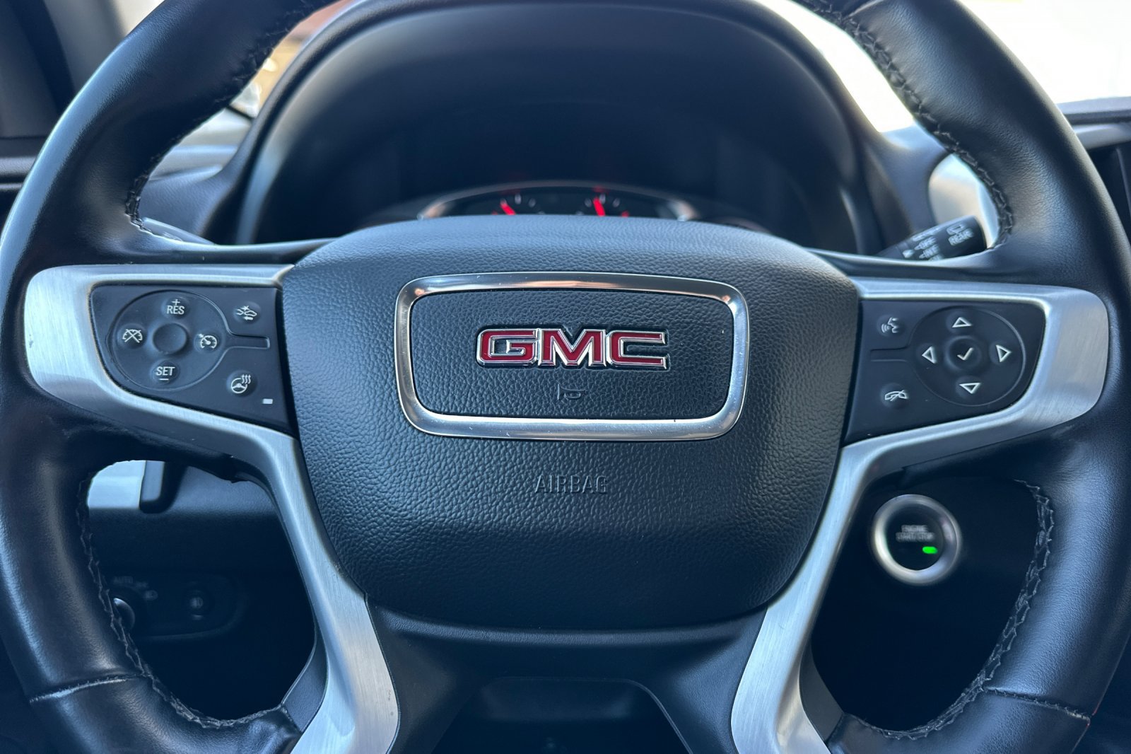 Used 2024 GMC Terrain SLT w/ Elevation Edition FWD image 30