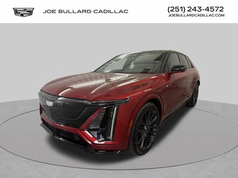 New 2026 Cadillac Lyriq V w/ LPO, Floor Liner Package AWD/4WD image 10