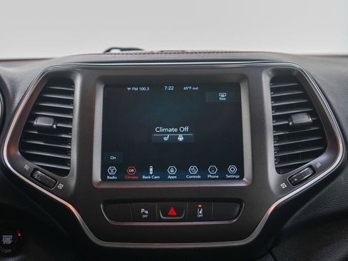 Used 2021 Jeep Cherokee Trailhawk w/ Trailer Tow Group AWD/4WD image 16