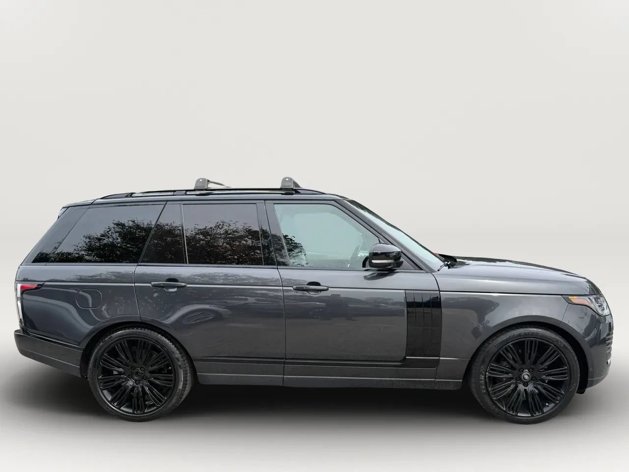 Used 2019 Land Rover Range Rover Supercharged AWD/4WD image 2