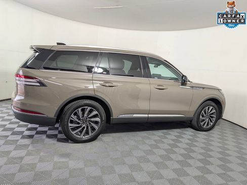 Used 2025 Lincoln Aviator AWD w/ Equipment Group 101A image 2