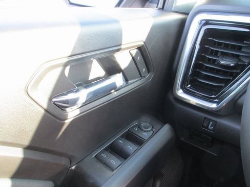 New 2026 GMC Canyon Elevation w/ Convenience Package image 17