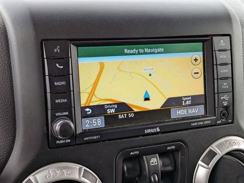 Used 2018 Jeep Wrangler Unlimited Sahara AWD/4WD image 13