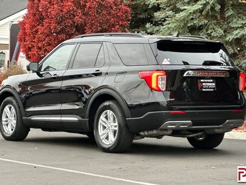 Used 2023 Ford Explorer XLT w/ Equipment Group 202A image 6