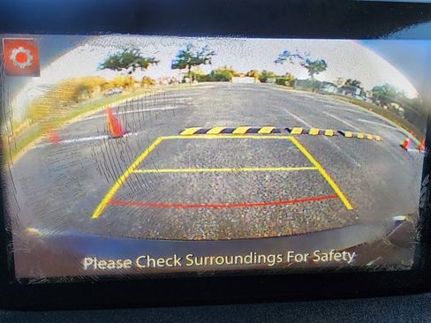 Used 2018 MAZDA MAZDA3 Sport FWD image 40