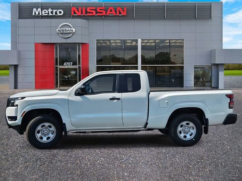 New 2026 Nissan Frontier S image 2