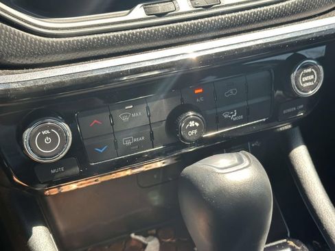 Used 2023 Jeep Compass Latitude AWD/4WD image 25