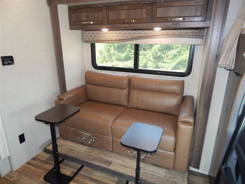 Used 2016 Mercedes-Benz Sprinter 3500 image 31
