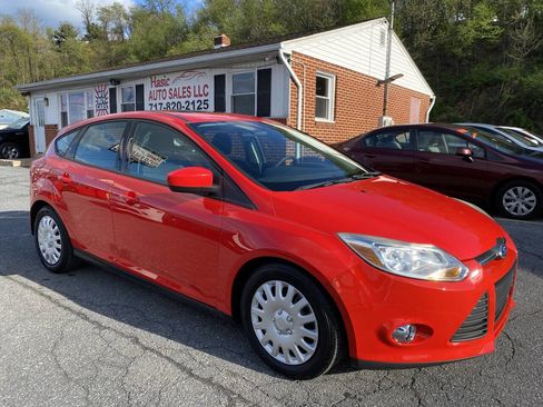 Used 2012 Ford Focus SE image 3