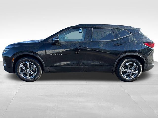 Used 2024 Chevrolet Blazer LT w/ LPO, Floor Liner Package AWD/4WD image 2