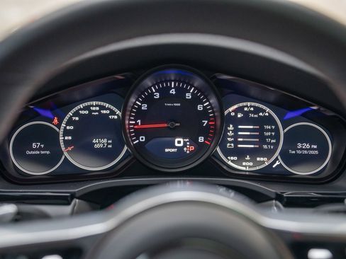 Used 2023 Porsche Cayenne image 14