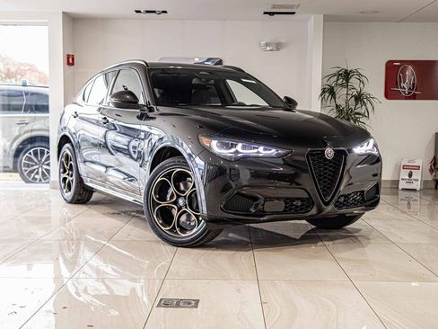 New 2025 Alfa Romeo Stelvio Sprint AWD/4WD image 5
