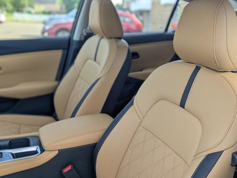 Used 2025 Nissan Sentra SV w/ SV Premium Package FWD image 20