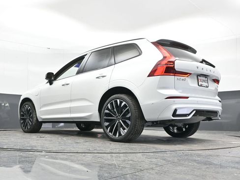 New 2026 Volvo XC60 T8 Ultra w/ Climate Package AWD/4WD image 44