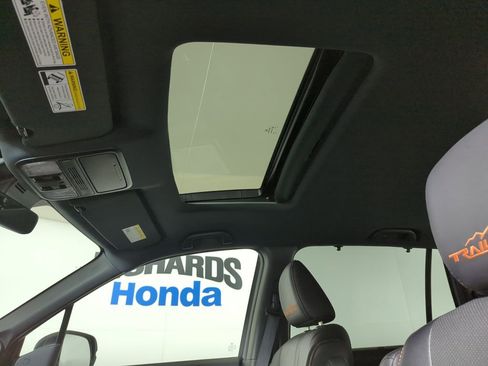 Certified 2022 Honda Passport TrailSport image 17