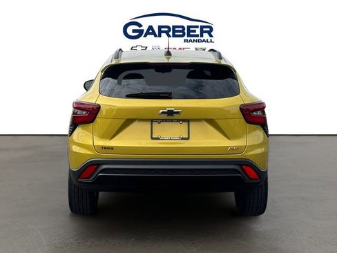 Used 2024 Chevrolet Trax RS w/ Driver Confidence Package FWD image 4