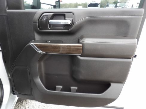 Used 2022 Chevrolet Silverado 3500 LT w/ Convenience Package image 39