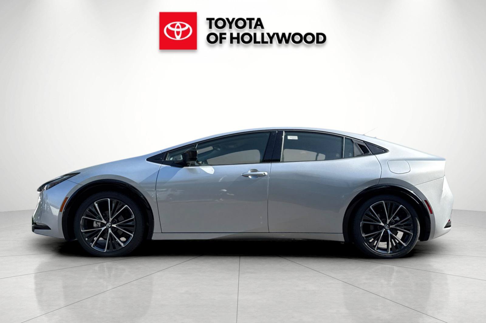 New 2027 Toyota Prius XLE FWD image 9