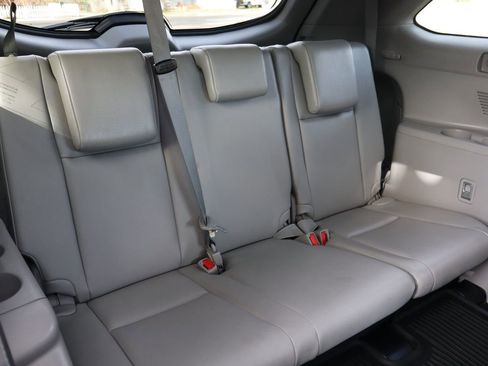 Used 2019 Toyota Highlander XLE image 24