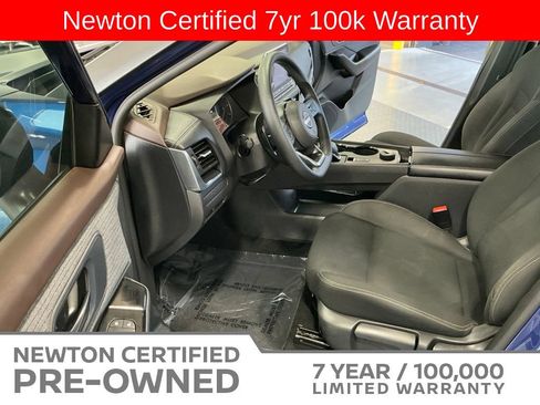Used 2023 Nissan Rogue S AWD/4WD image 7