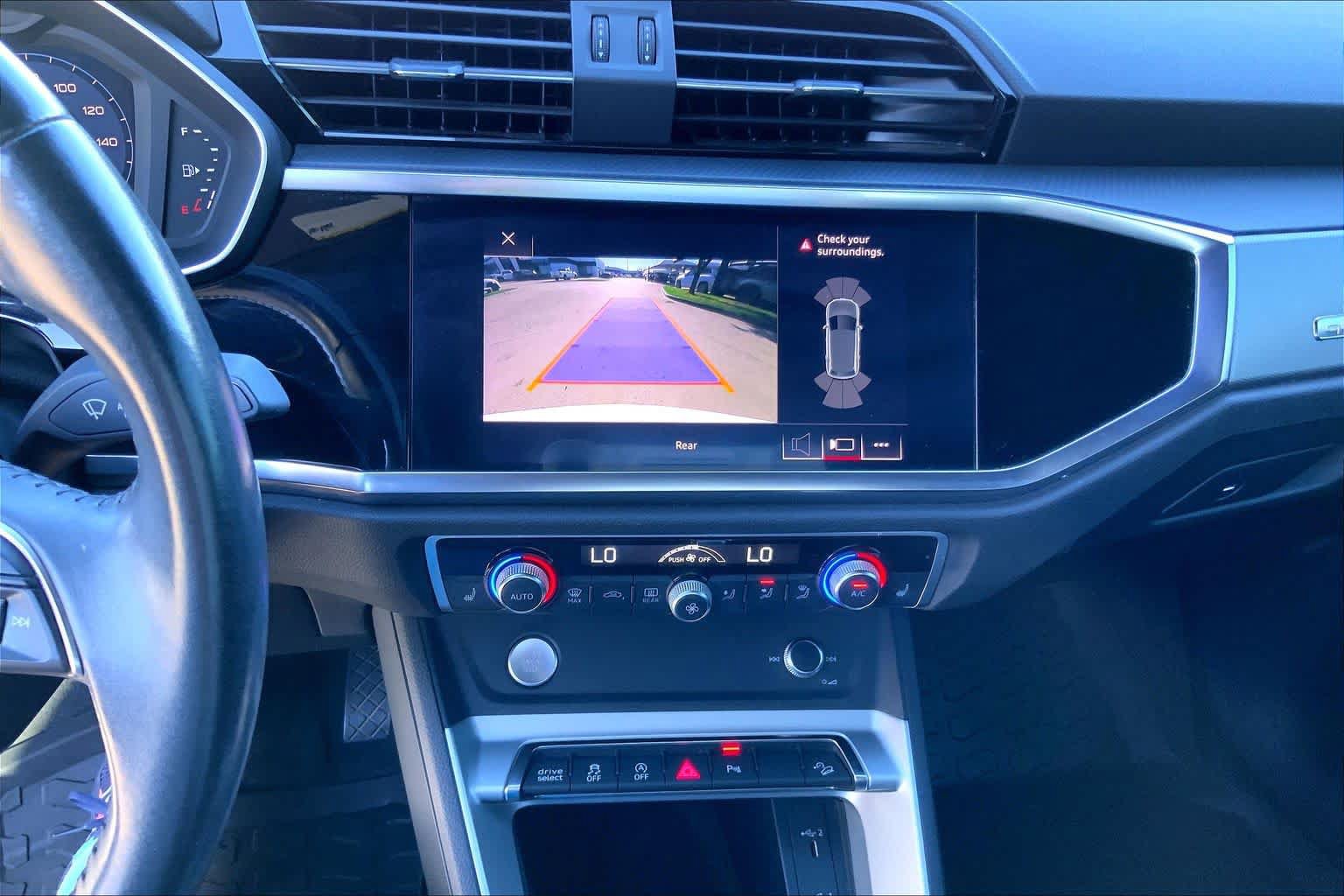 Used 2019 Audi Q3 2.0T Premium w/ Convenience Package AWD/4WD image 32