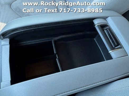 Used 2023 Toyota Highlander LE AWD/4WD image 10
