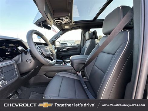 New 2026 Chevrolet Suburban Premier image 24