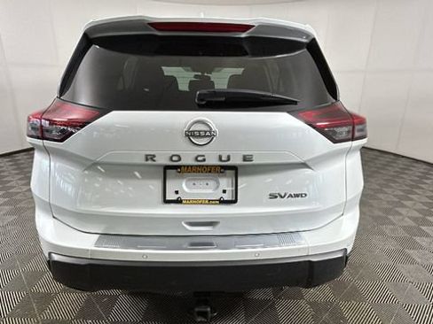Used 2024 Nissan Rogue SV AWD/4WD image 4