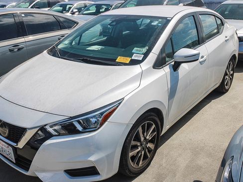 Used 2021 Nissan Versa SV FWD image 6