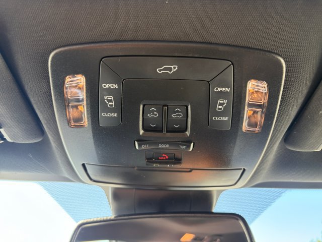 Used 2025 Toyota Sienna XSE w/ XSE Premium Package AWD/4WD image 31