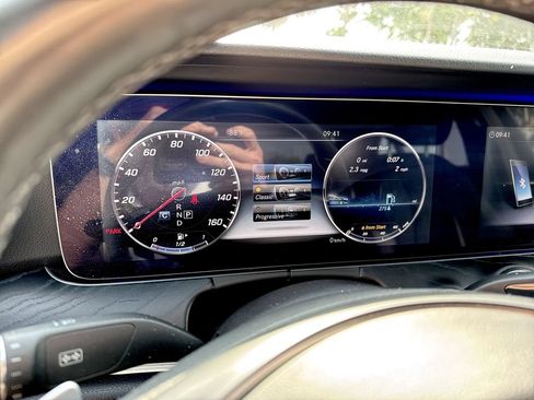 Used 2018 Mercedes-Benz E 300 4MATIC image 49