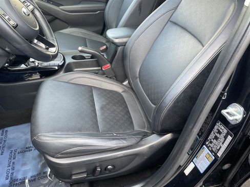 Used 2021 Kia Seltos EX image 12