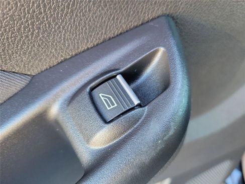 Used 2017 Ford Focus Titanium FWD image 16